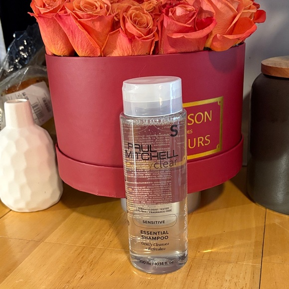 Paul Mitchell Clear Sensitive Shampoo - Transparent - Picture 3 of 12